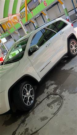 جيب جراند شيروكي